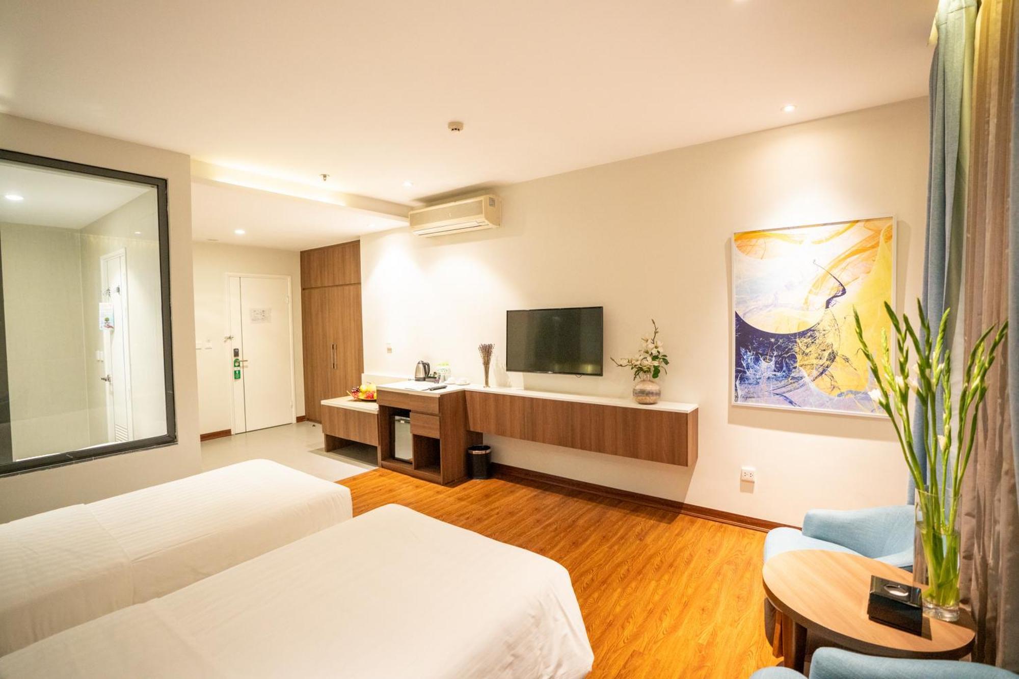 My Way & Ha Noi Hotel